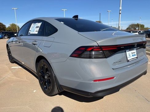 New 2025 Honda Accord SE image 4