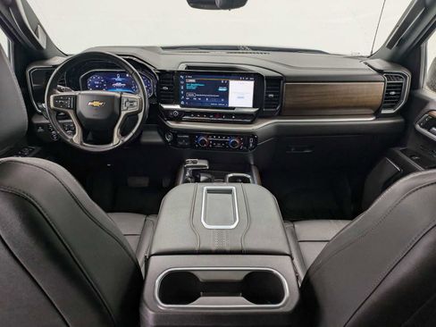 Used 2022 Chevrolet Silverado 1500 High Country w/ High Country Premium Package AWD/4WD image 17