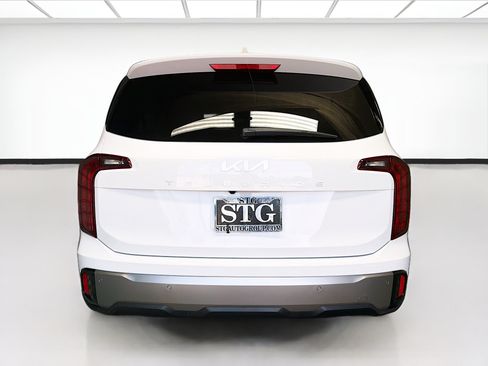 Used 2025 Kia Telluride LX FWD image 5