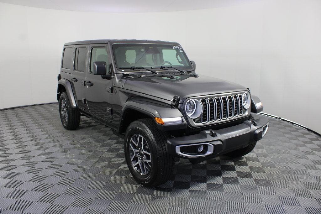 Used 2026 Jeep Wrangler Unlimited Sahara AWD/4WD image 8
