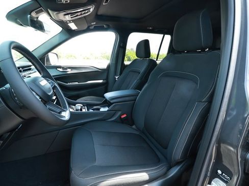 New 2026 Jeep Grand Cherokee Laredo X RWD image 24