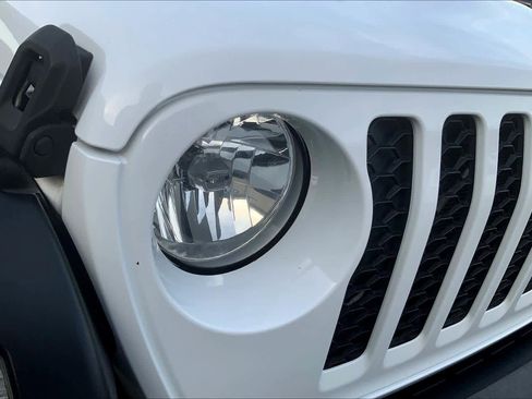 Used 2020 Jeep Gladiator Sport w/ Quick Order Package 24S image 25