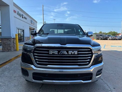 Used 2025 RAM 1500 Laramie AWD/4WD image 4