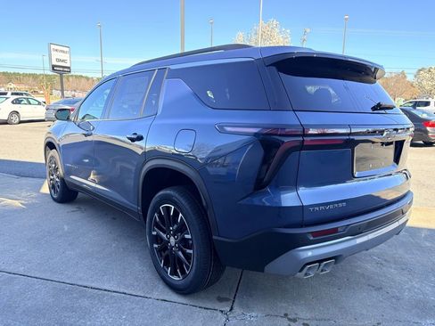 New 2026 Chevrolet Traverse LT w/ Sun and Wheel Package FWD image 10
