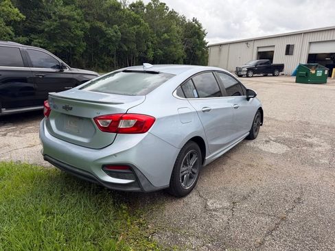 Used 2017 Chevrolet Cruze LT w/ Convenience Package FWD image 7