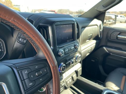 Used 2022 GMC Sierra 1500 AT4 w/ AT4 Premium Package image 18