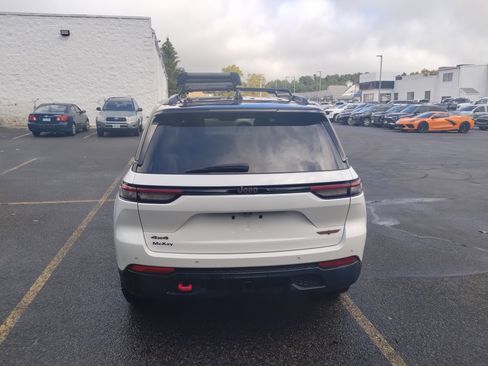 Used 2022 Jeep Grand Cherokee Trailhawk image 4