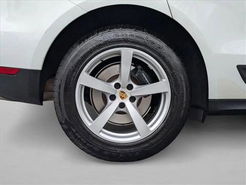 Used 2017 Porsche Macan AWD/4WD image 23