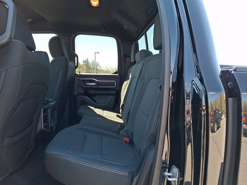 Used 2022 RAM 1500 Big Horn w/ Night Edition AWD/4WD image 9