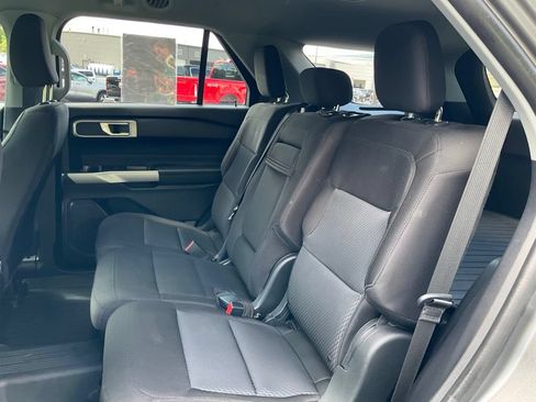 Certified 2022 Ford Explorer XLT w/ Class IV Trailer Tow Package AWD/4WD image 17