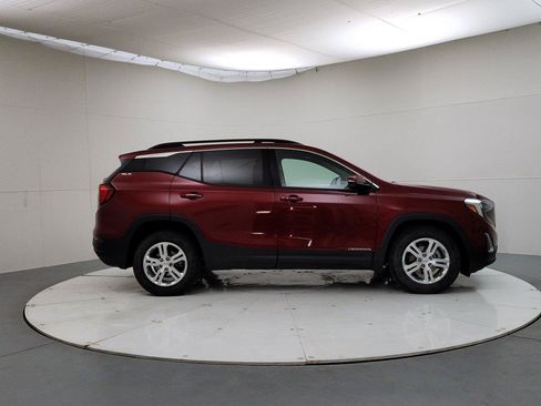 Used 2020 GMC Terrain SLE w/ Driver Convenience Package FWD image 8