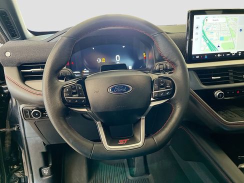 Used 2025 Ford Explorer ST image 11
