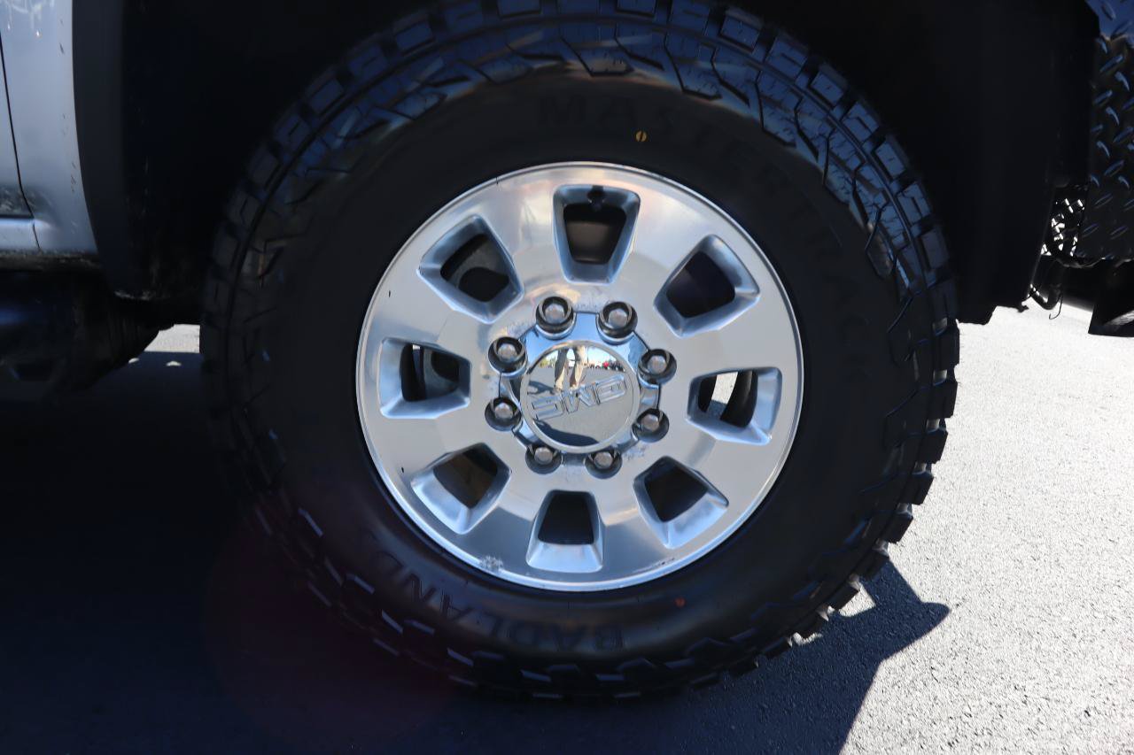 Used 2019 GMC Sierra 2500 SLE w/ SLE Preferred Package AWD/4WD image 18
