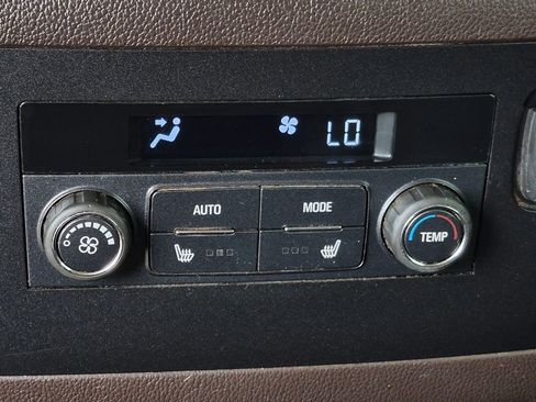 Used 2017 GMC Yukon XL Denali RWD image 32