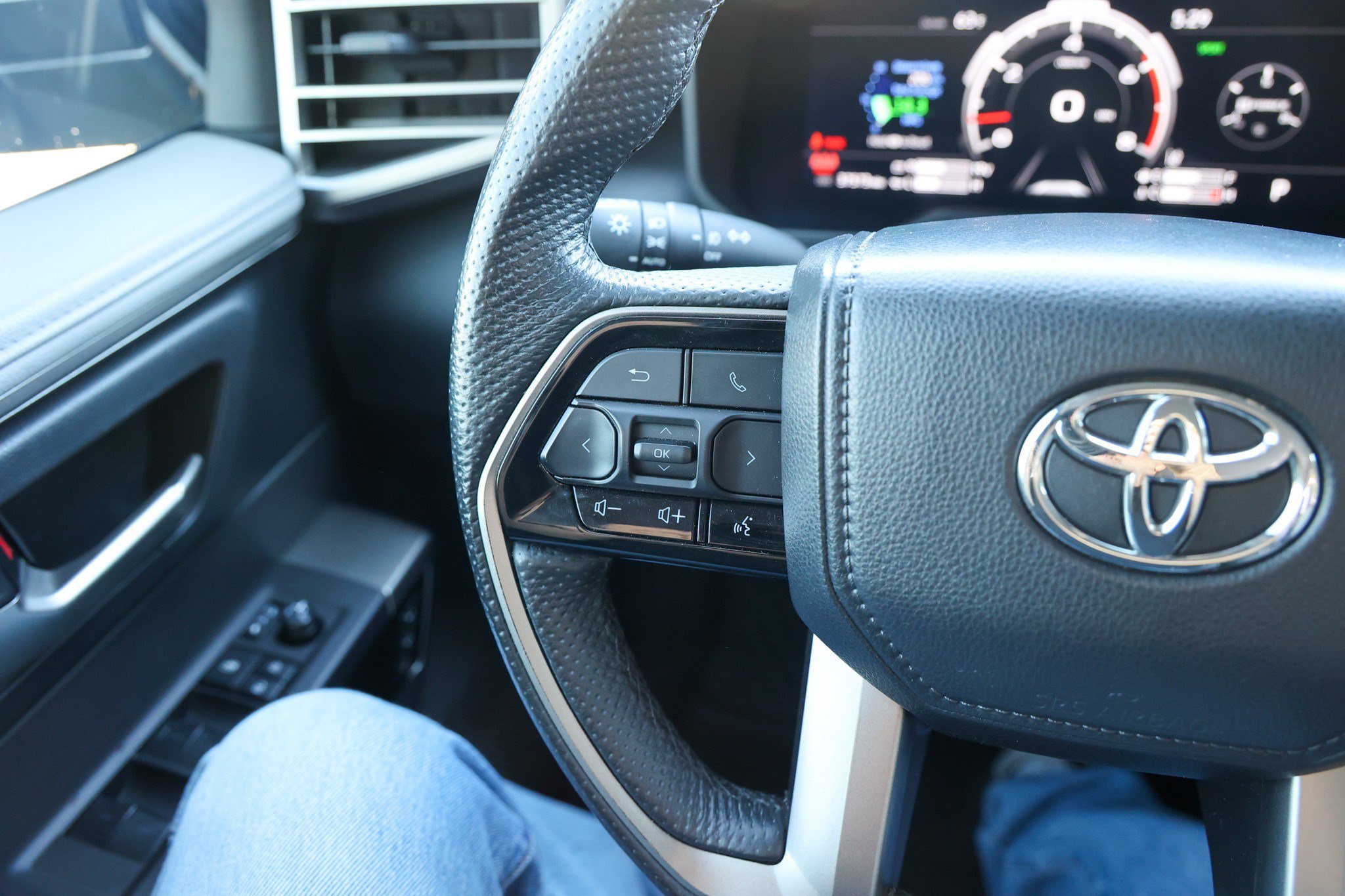 Used 2024 Toyota Tundra Limited AWD/4WD image 20