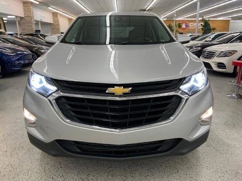 Used 2020 Chevrolet Equinox LT w/ Driver Convenience Package FWD image 3