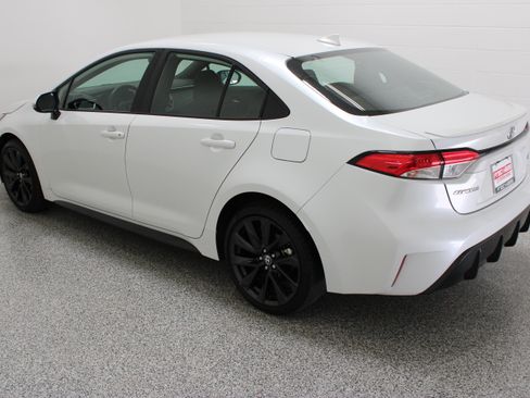 Used 2025 Toyota Corolla SE FWD image 9