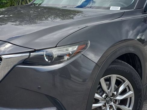 Used 2018 MAZDA CX-9 Touring w/ Touring Premium Package FWD image 10