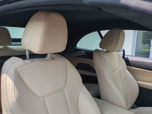 Used 2024 BMW 430i Convertible w/ Premium Package RWD image 36