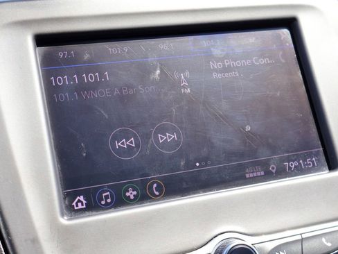 Used 2021 Chevrolet Equinox LT image 3