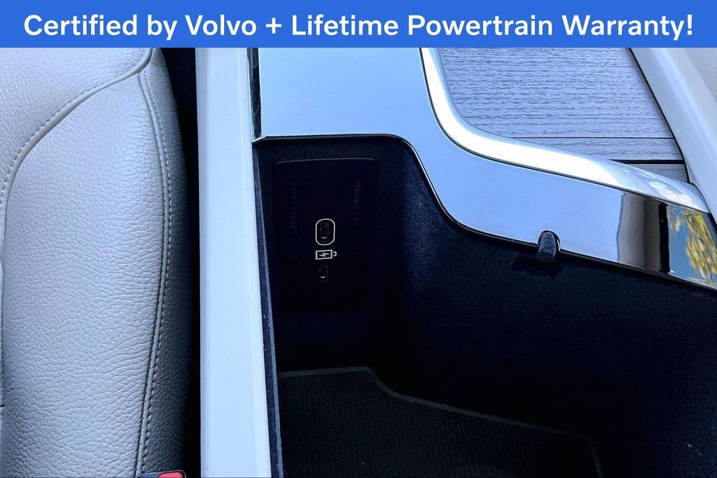 Used 2025 Volvo XC90 B6 Plus w/ Protection Package AWD/4WD image 34