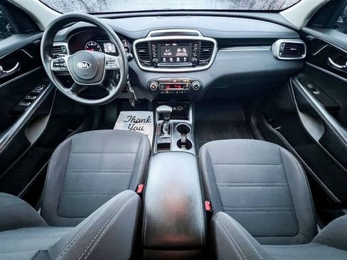 Used 2019 Kia Sorento LX image 11