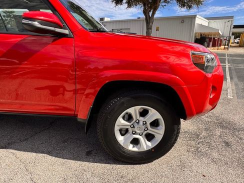 Used 2023 Toyota 4Runner SR5 Premium w/ Moonroof Package RWD image 15