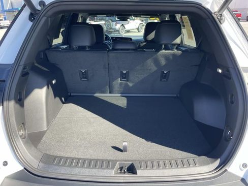 Used 2025 Chevrolet Equinox LT w/ Convenience Package II image 11