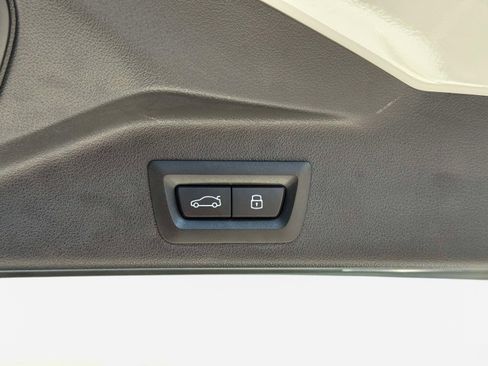 Used 2025 BMW X5 M Competition w/ Executive Package image 26