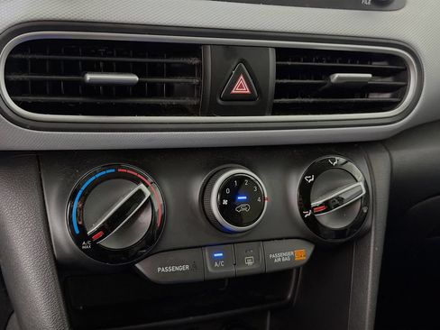 Used 2019 Hyundai Kona SEL FWD image 18