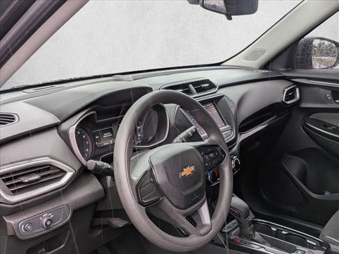 Used 2021 Chevrolet TrailBlazer LS FWD image 5