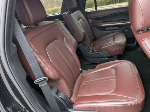 Used 2022 Ford Expedition Limited image 29