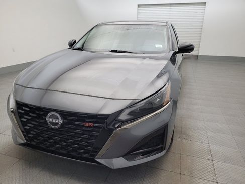Used 2024 Nissan Altima 2.0 SR FWD image 15