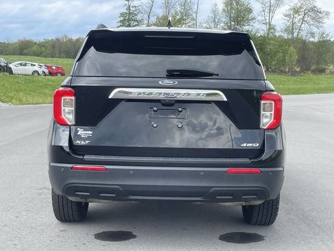Used 2023 Ford Explorer XLT AWD/4WD image 4