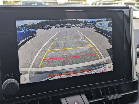Used 2025 Toyota RAV4 XLE FWD image 20
