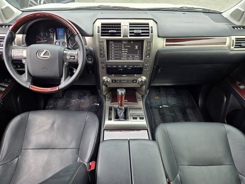 Used 2017 Lexus GX 460 Premium w/ Premium Package AWD/4WD image 15