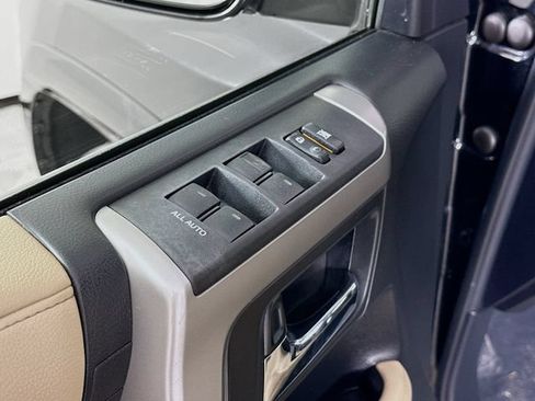 Used 2016 Toyota 4Runner SR5 Premium AWD/4WD image 18