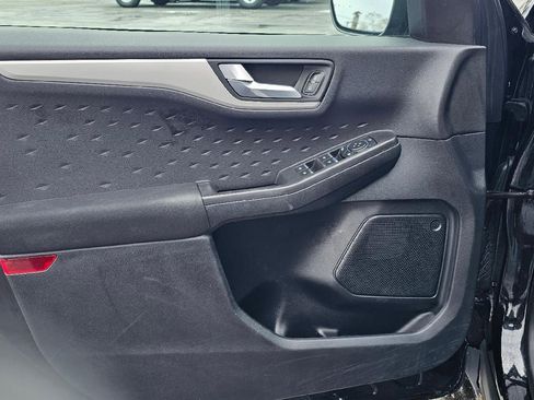 Used 2020 Ford Escape SE image 8