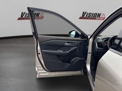 Used 2023 Nissan Rogue Platinum w/ Platinum Premium Package image 25