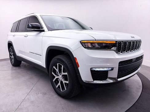 Used 2023 Jeep Grand Cherokee L Limited w/ Trailer Tow Group (B) image 10