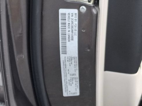 Used 2022 Chrysler Pacifica Touring-L AWD/4WD image 27