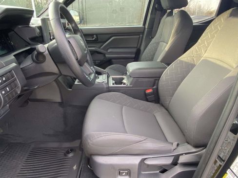 Used 2025 Toyota Tacoma 2WD Double Cab image 16
