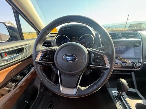 Used 2019 Subaru Outback 2.5i Touring AWD/4WD image 17
