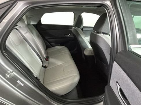 Used 2023 Hyundai Elantra Limited FWD image 30