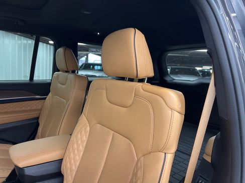 Used 2023 Jeep Grand Cherokee L Summit w/ High Altitude Package image 12