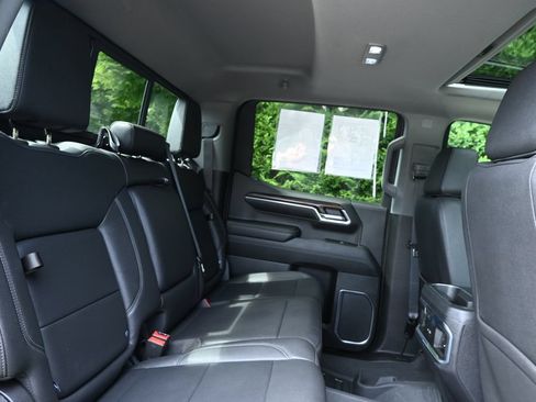 Used 2023 GMC Sierra 1500 SLT w/ SLT Premium Package AWD/4WD image 37