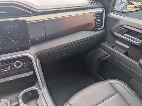 Used 2024 GMC Sierra 1500 Denali w/ Technology Package AWD/4WD image 17