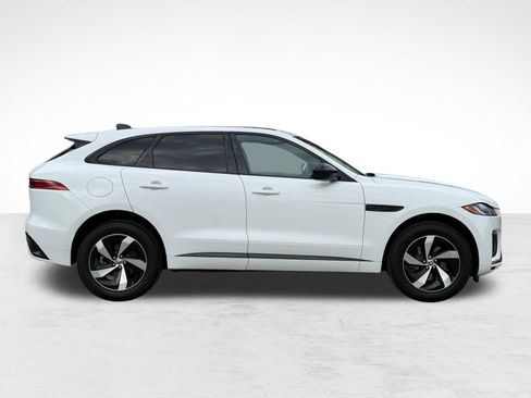 Used 2024 Jaguar F-PACE R-Dynamic S image 9