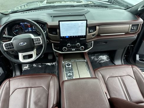 Used 2024 Ford Expedition Limited AWD/4WD image 31