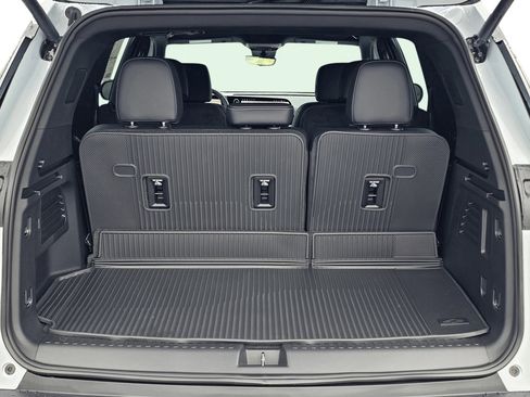New 2026 Chevrolet Traverse LT w/ Driver Confidence Package FWD image 9